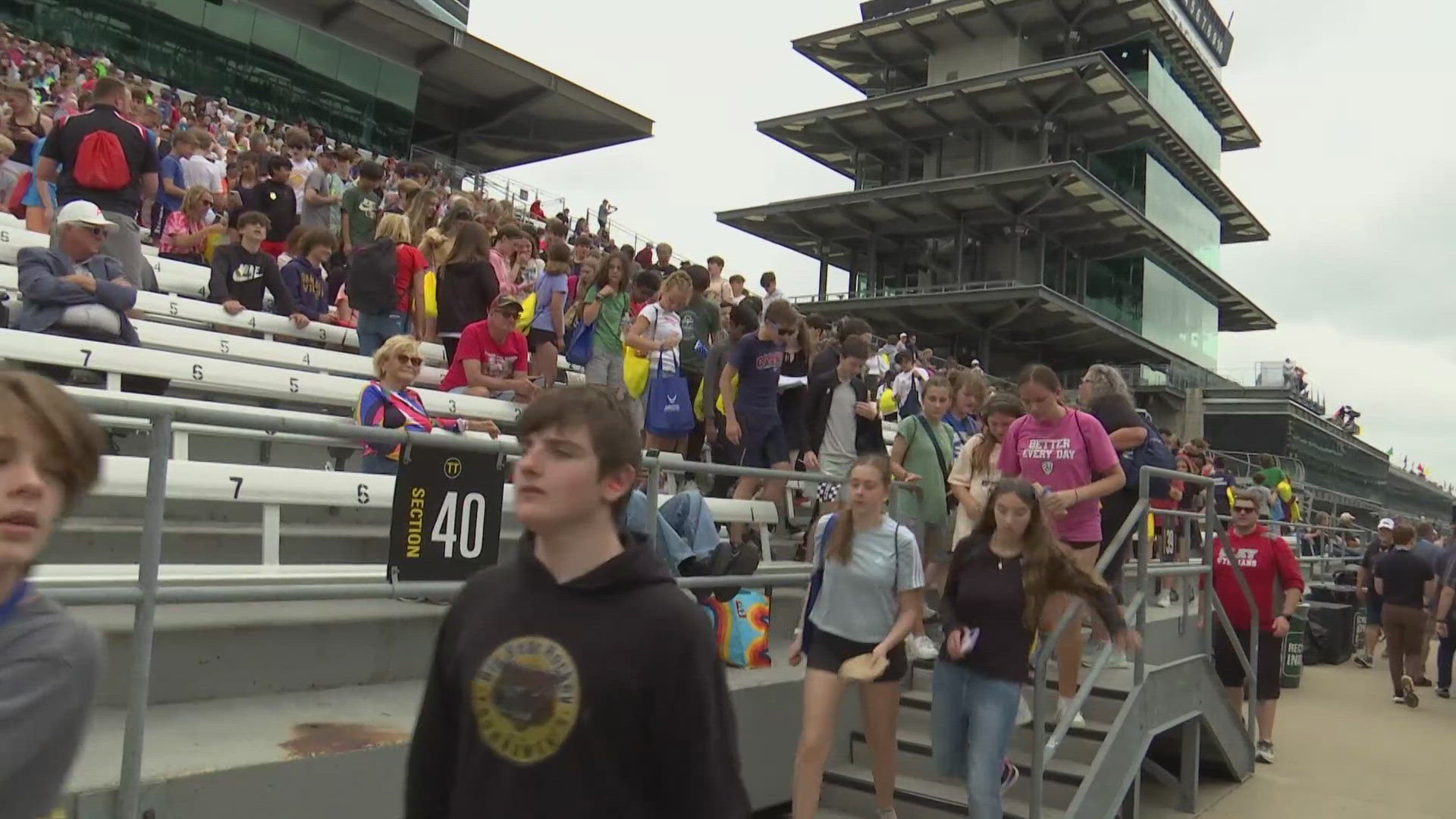 13News reporter Rich Nye talks with fans who attended Indianapolis 500 Fast Friday practice.