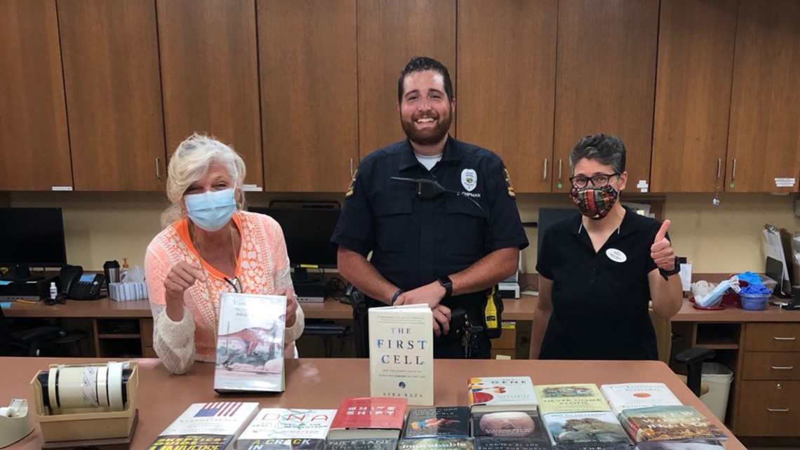 Mooresville police officer recovers 39 stolen library books | wthr.com