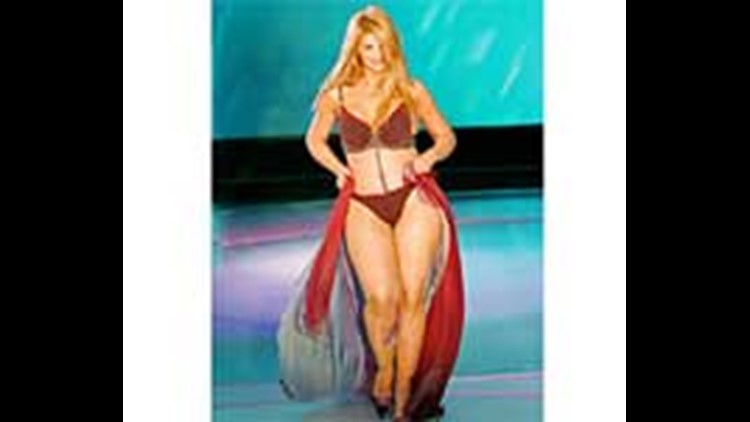 Kirstie Alley dons bikini on Oprah wthr