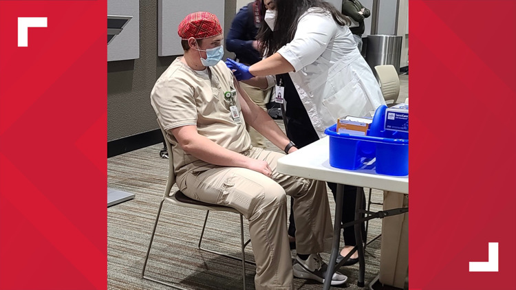 Fort Wayne health care workers get Indiana's first vaccine shots | wthr.com