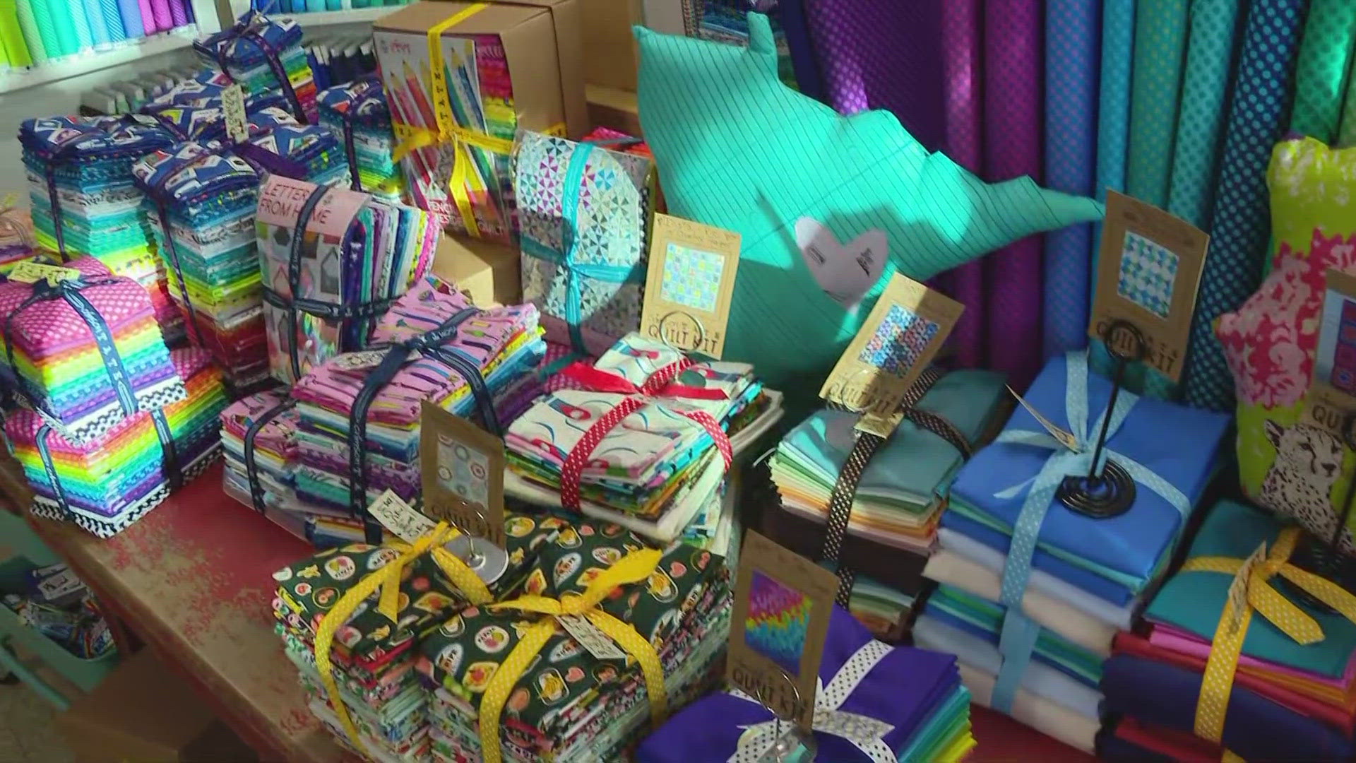 Indianapolis businesses shoppers for 'Small Business Saturday