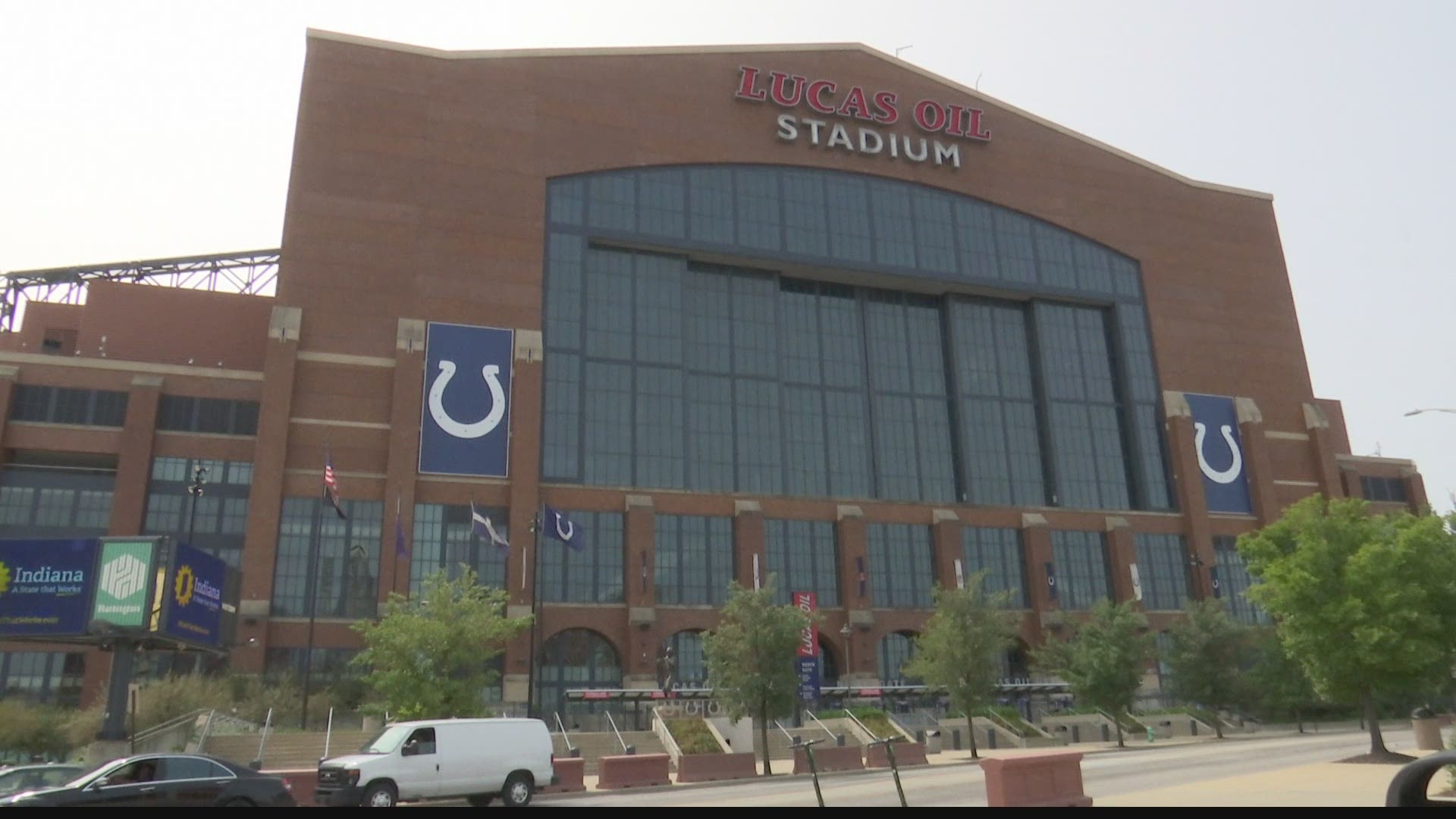 Indianapolis Colts announce 2,500 fan capacity at Lucas Oil Stadium for  home opener