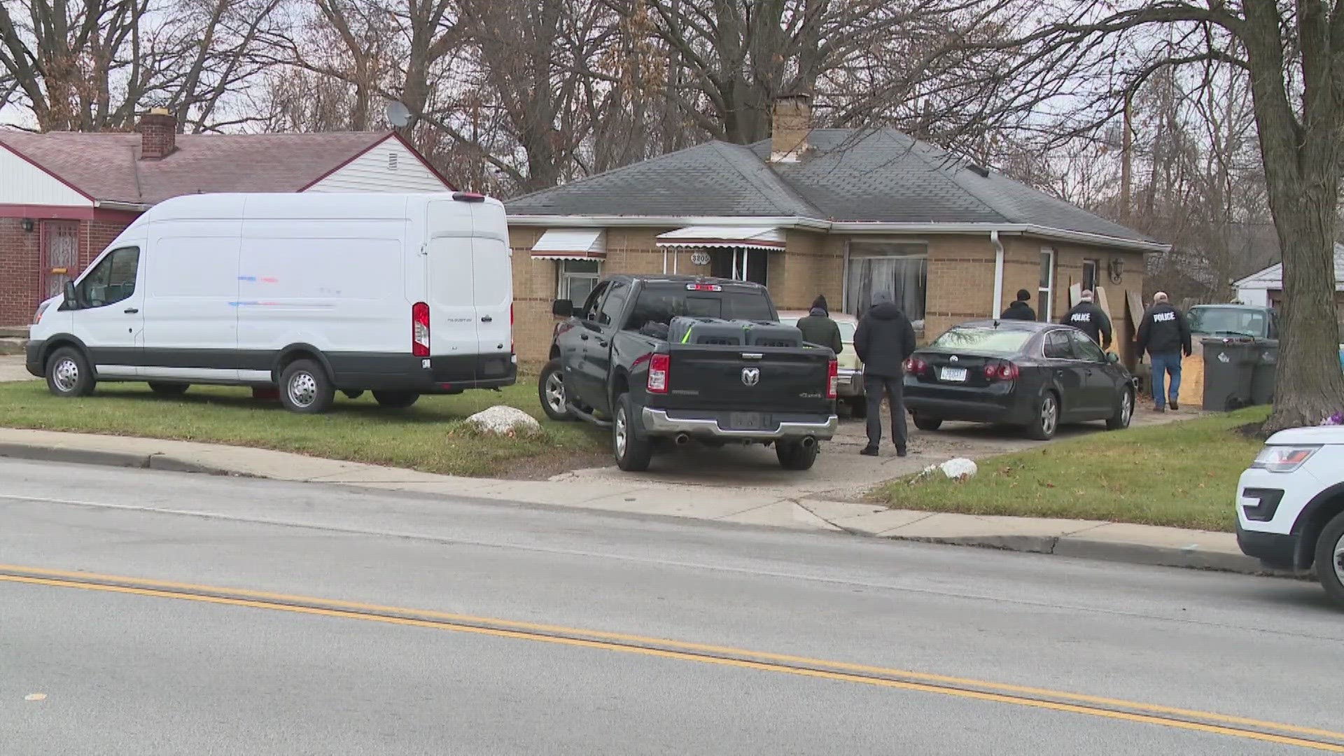 13News reporter John Doran looks into early Wednesday morning FBI raids in Indianapolis.
