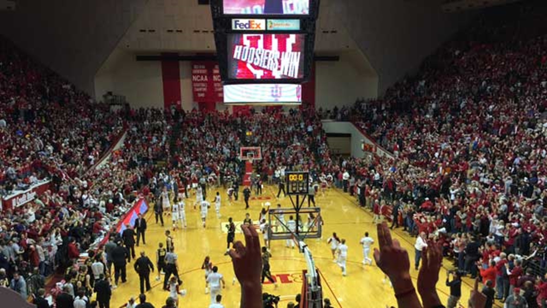 KRAVITZ Big crowd, big noise, and an even bigger win for IU over Iowa