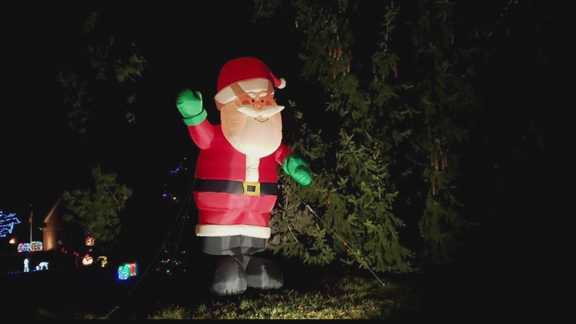 13-foot inflatable Santa stolen from Hancock County yard - Vimarsana News