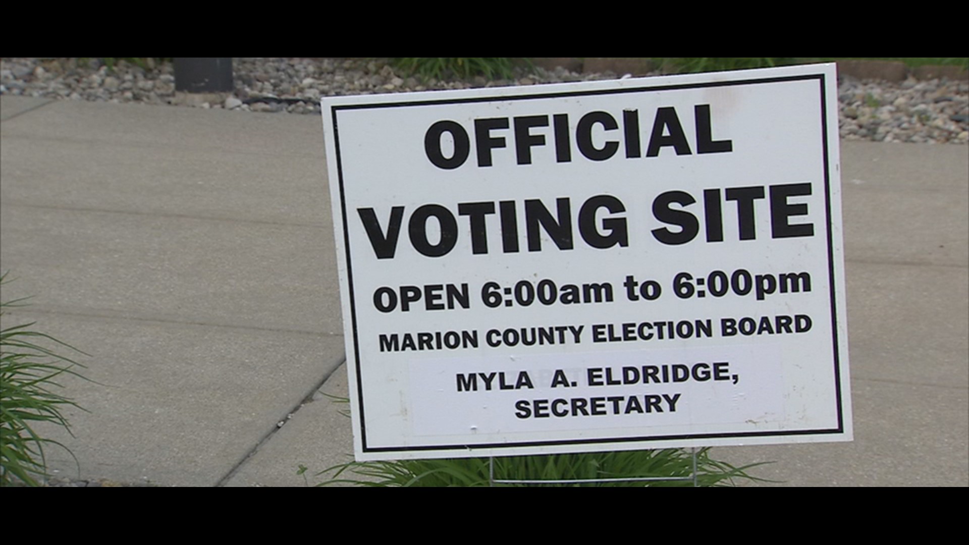 Incumbents win mayoral primaries in Greenwood, Lawrence