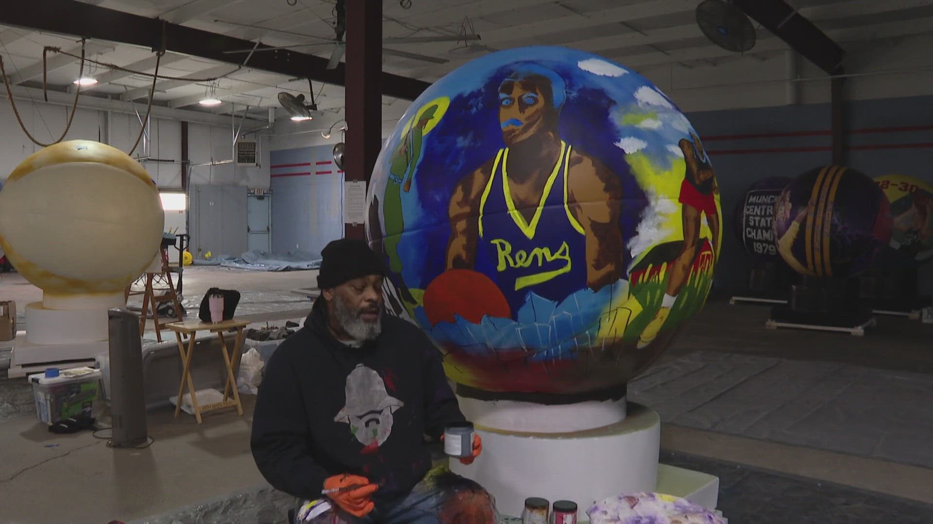 13News reporter Lauren Kostiuk takes a look at all the new art exhibits coming to downtown Indianapolis ahead of the NBA All-Star Game.