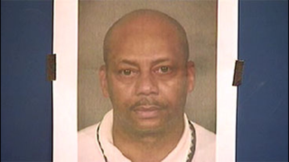 Indianapolis funeral director indicted