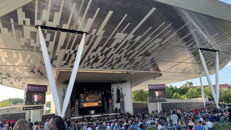 Fans meet WNBA player, enjoy concert and watch party for WNBA All-Star weekend