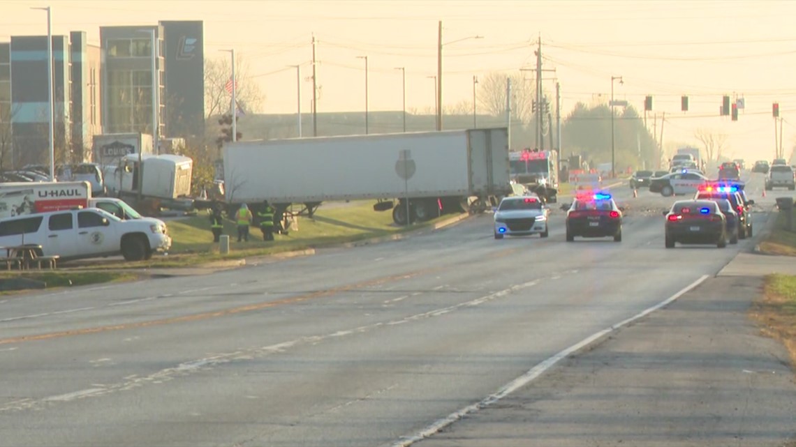 Greenwood crash: 16-year-old dead, teen injured in Greenwood car crash