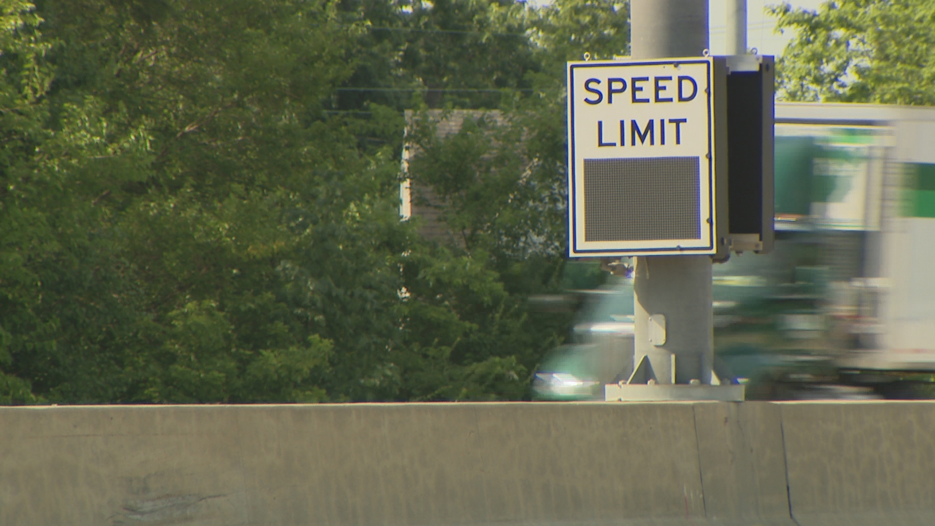 New law bans INDOT from using nearly $450,000 worth of signs; 13 ...