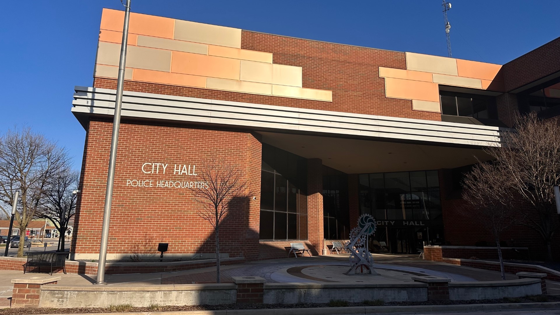 Serial burglars hit Kokomo businesses