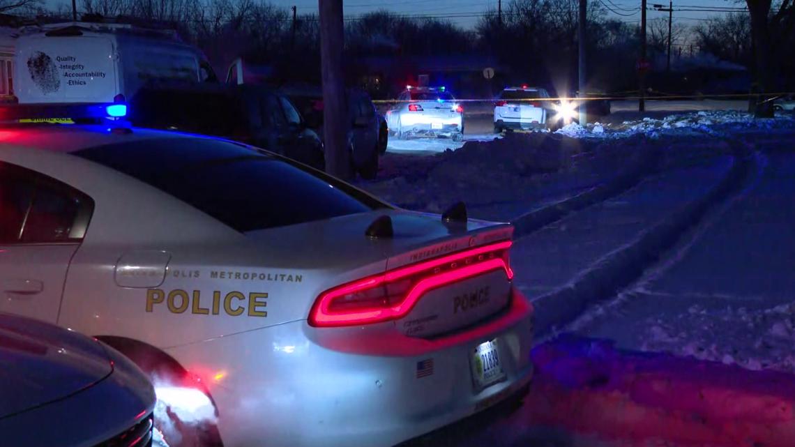 2 men dead after shooting on Indianapolis' southeast side