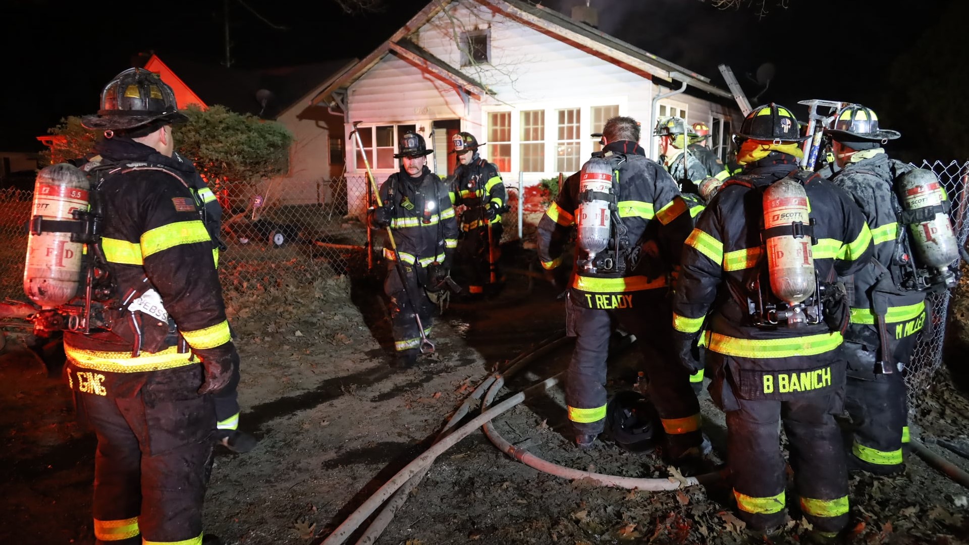 Firefighter hurt while responding to east Indianapolis house fire ...