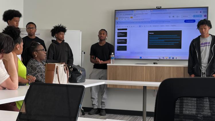 Indianapolis teens hold conversation about gun violence