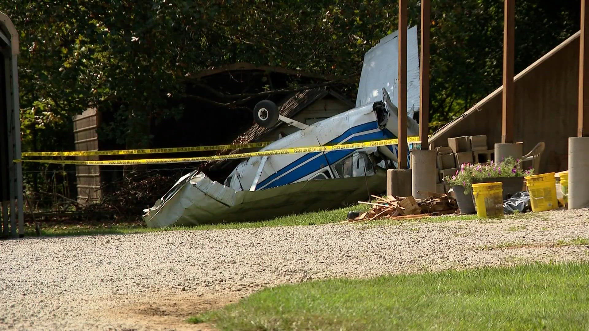 Coverage image for: 2 injured after small plane crashes into southern Indiana home after takeoff