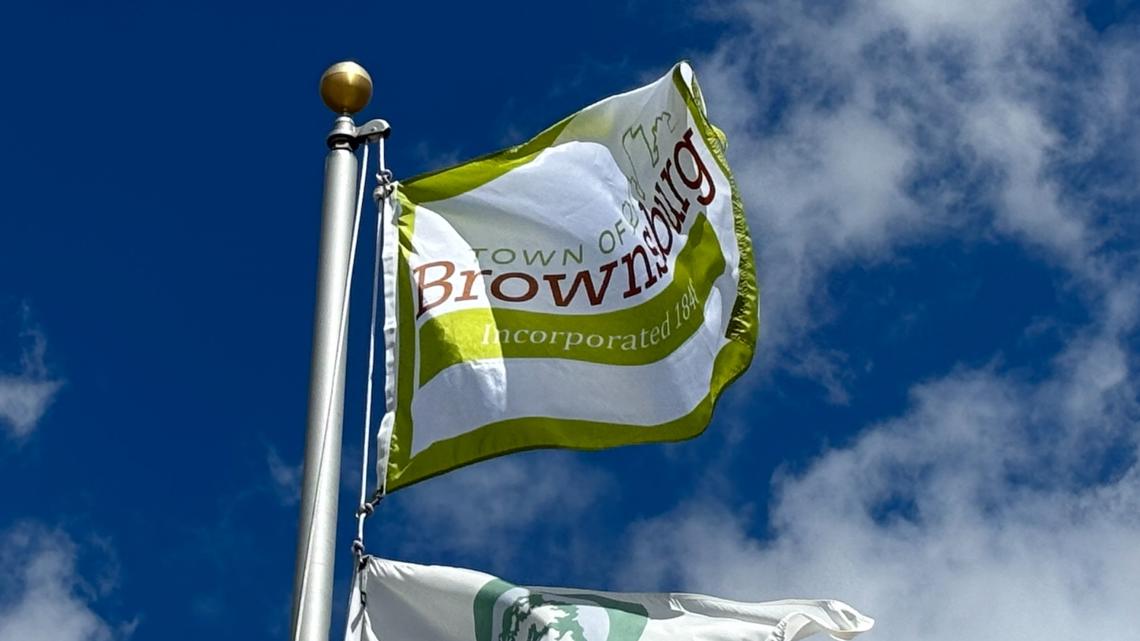 Global lab services company announces plans for new Brownsburg facility, with 'largest investment' in town history