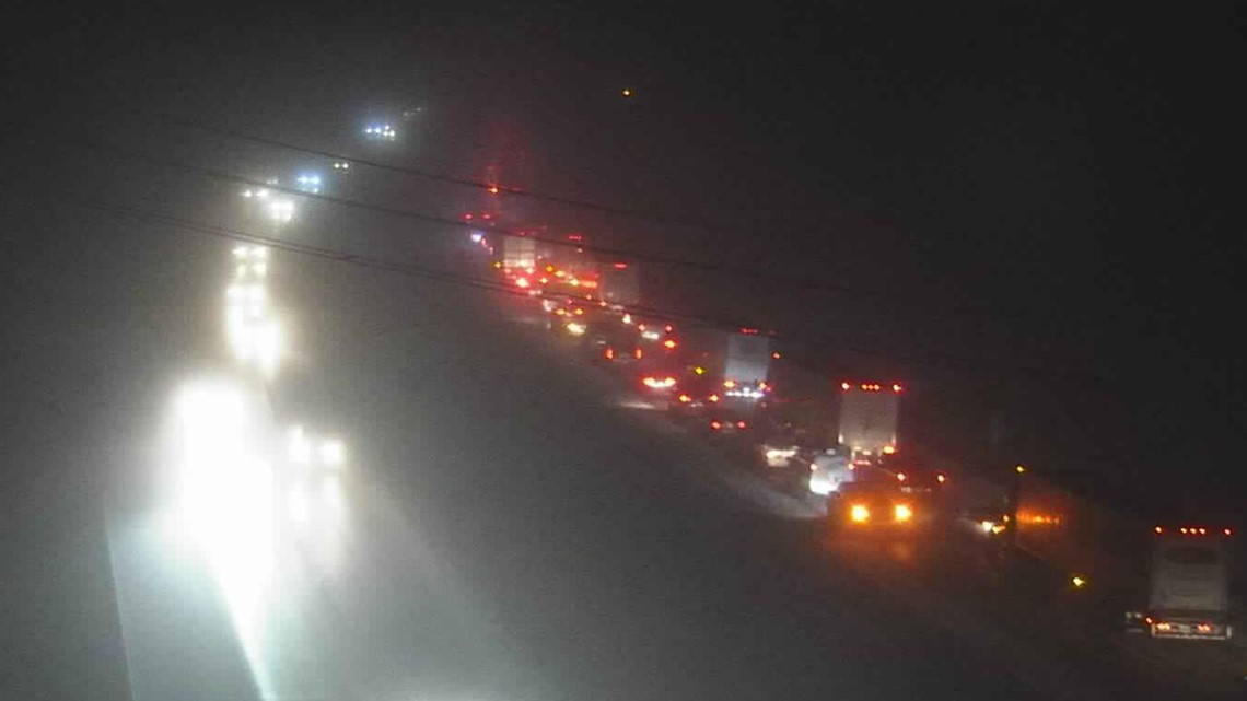 Semi crash closes I-70 in Hendricks Co. - Vimarsana News