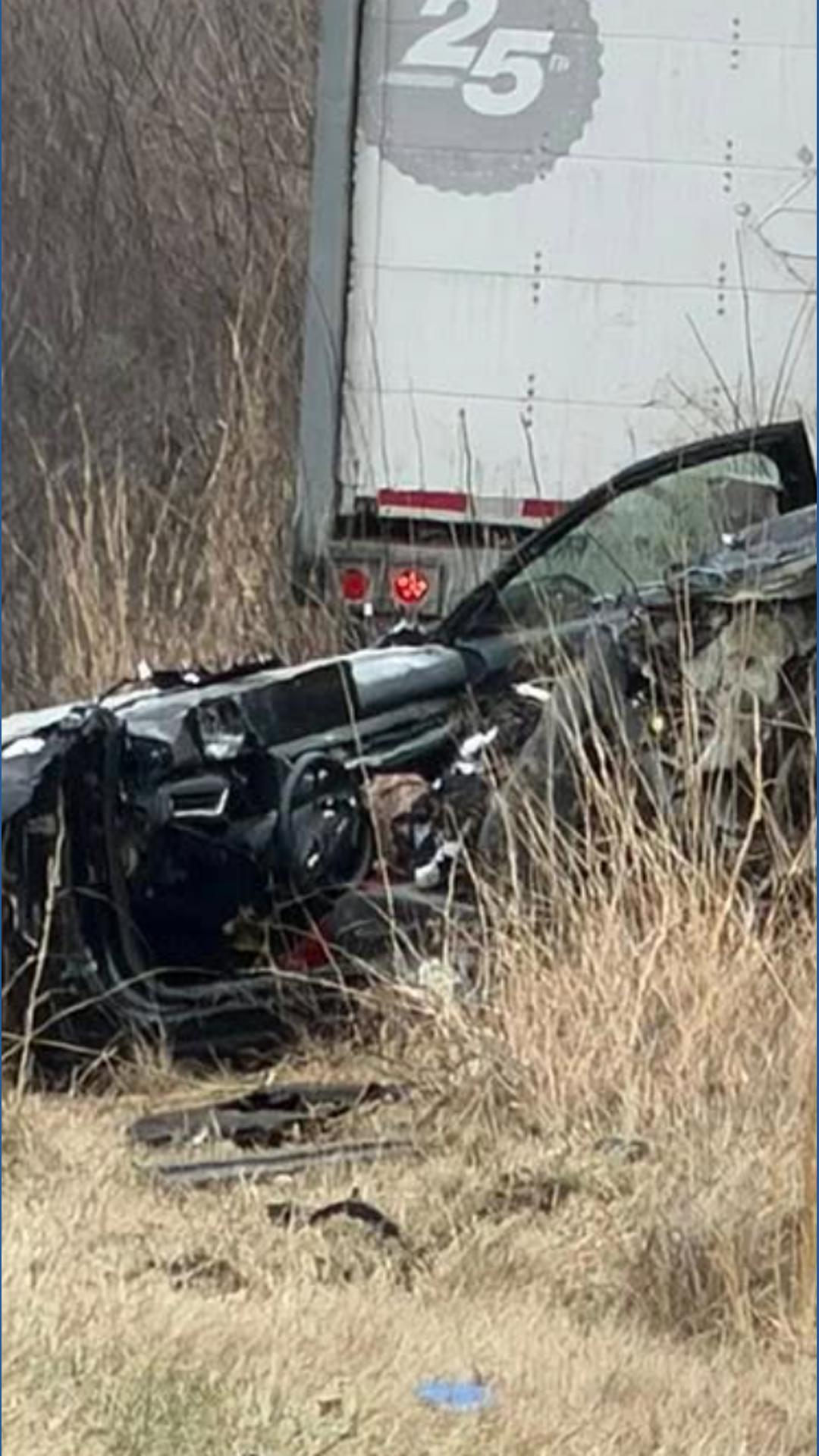 2 vehicles, 1 semi involved in crash on I-70 near Hendricks/Morgan ...