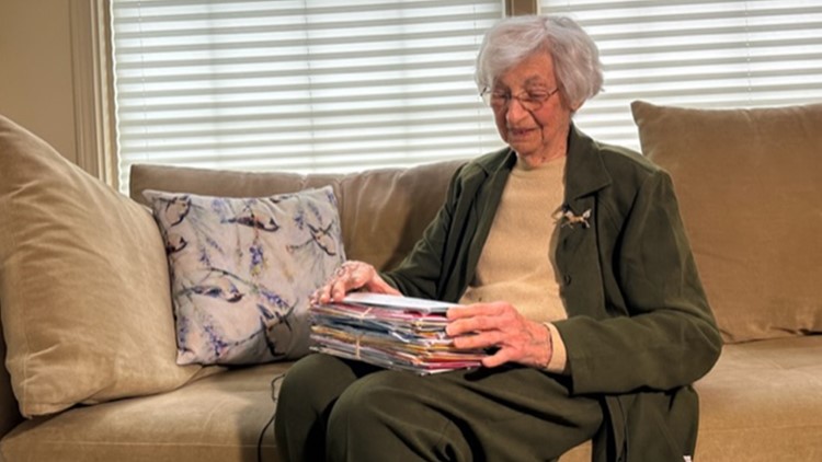 Indianapolis WWII veteran celebrates 100th birthday