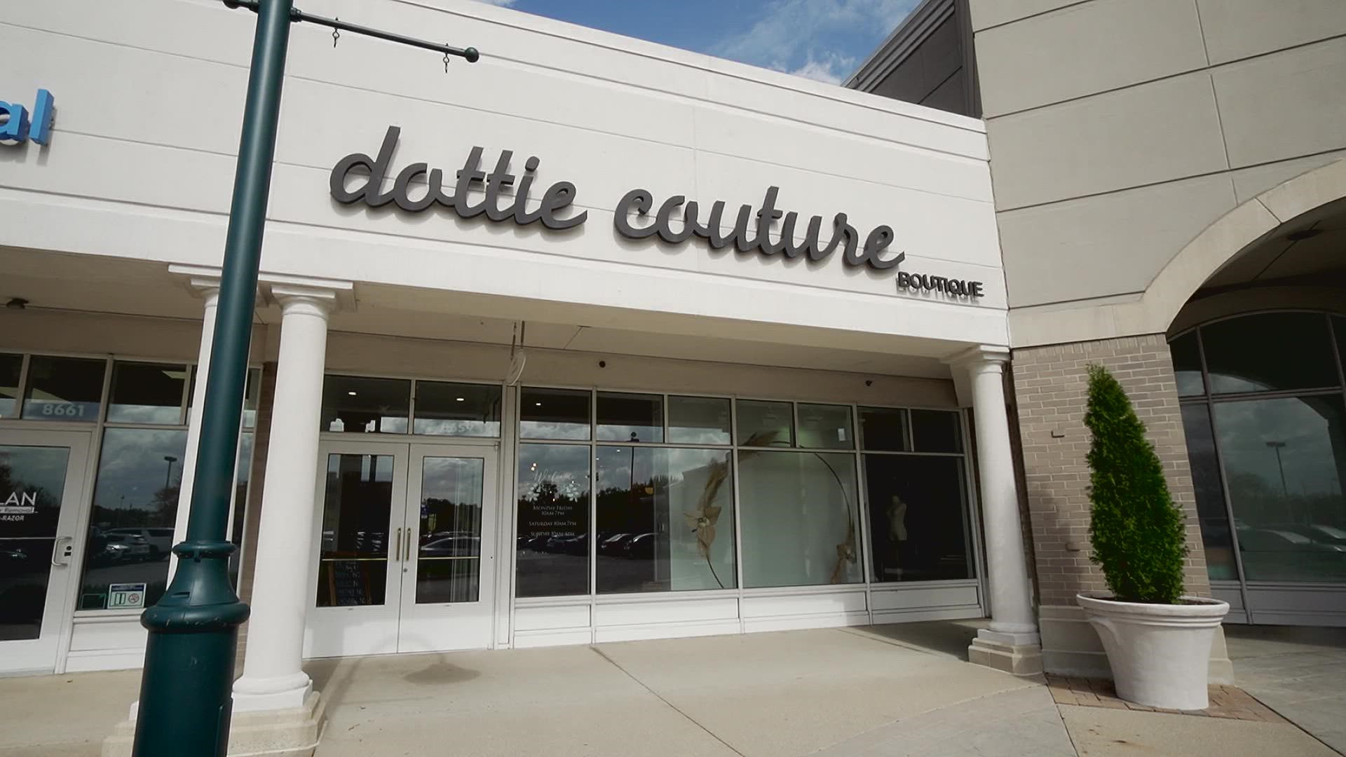 Customers of Dottie Couture Boutique said they tried unsuccessfully to make purchases when they learned of a store liquidation.