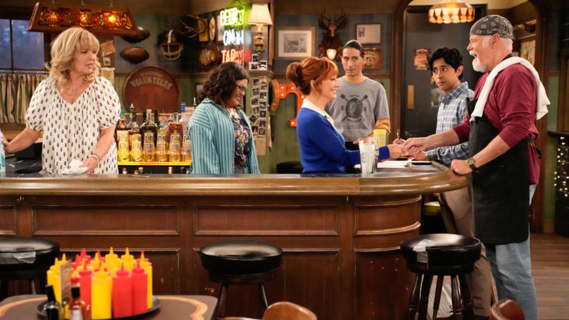 Happy's Place' actresses preview 2nd season of Reba McEntire-starring comedy | wthr.com
