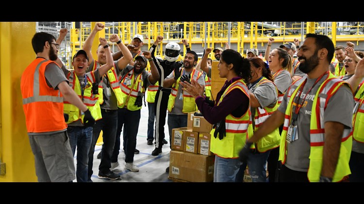 Amazon Opens New Facility In Suburban Indianapolis Wthr Com