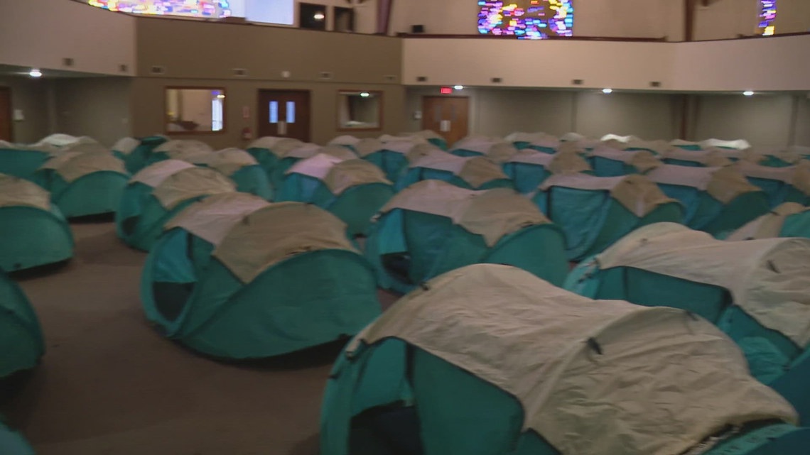 With a winter storm bearing down, Indianapolis will keep overflow shelter open all weekend