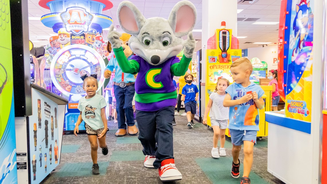 Kids are losing the Chuck E. Cheese animatronics. They were for the  parents, anyway – WABE