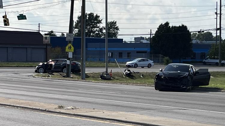 Woman killed, man critically injured after 2-car crash on Indy’s east side