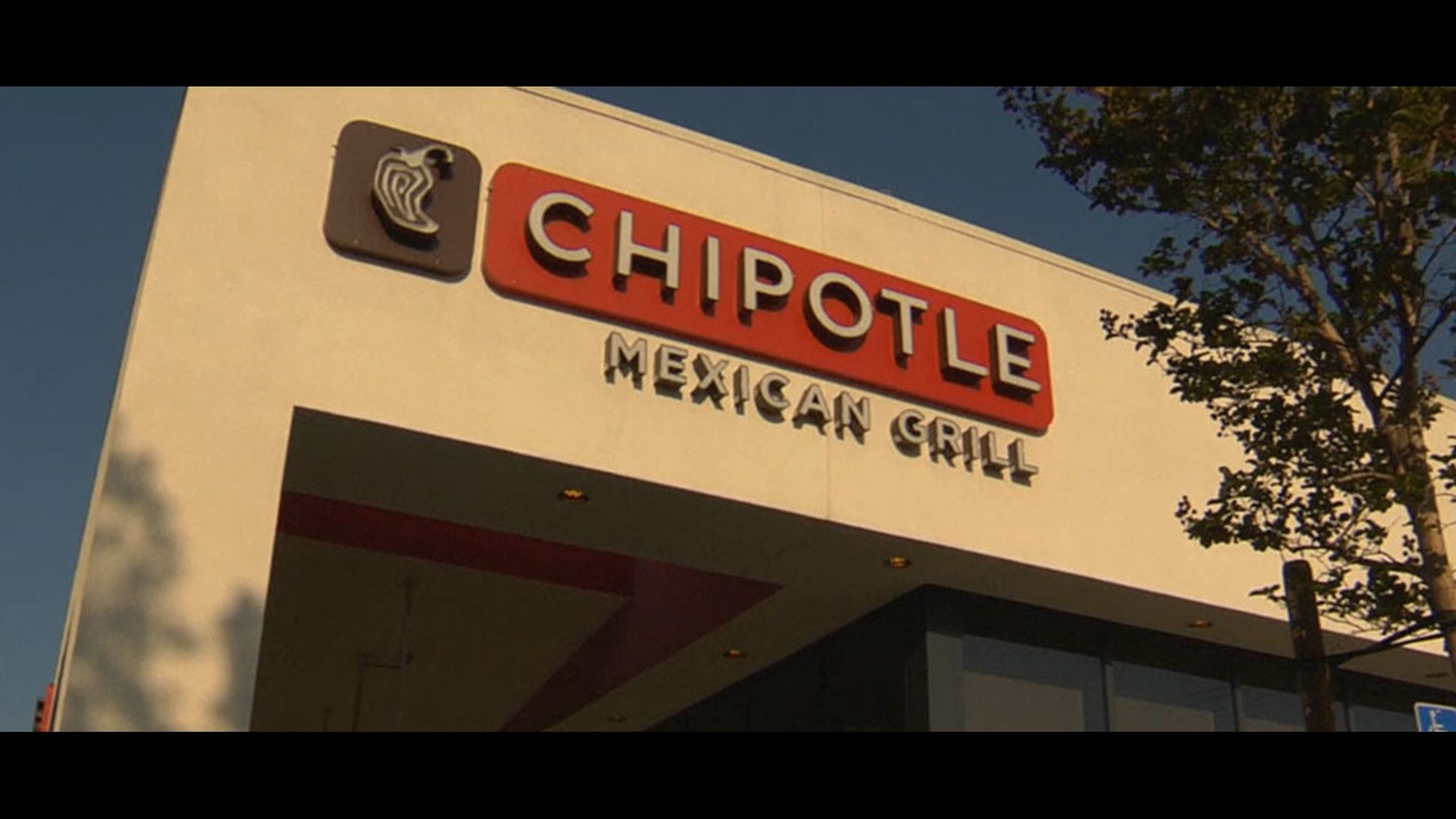 Chipotle fights to win back customers | wthr.com