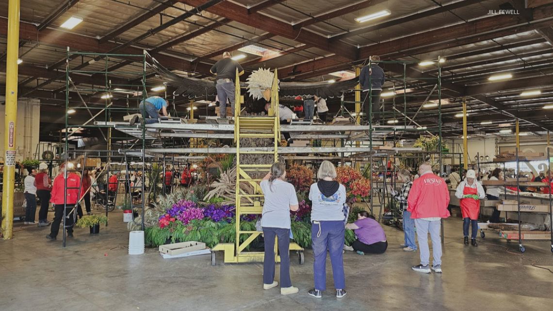 Indianapolis woman volunteers to create America 250 float for Rose Parade