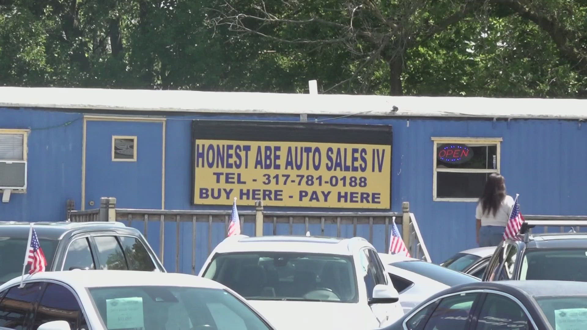 13News reporter Marina Silva explains the settlement reached between the Indiana Attorney General and "Honest Abe Auto Sales."