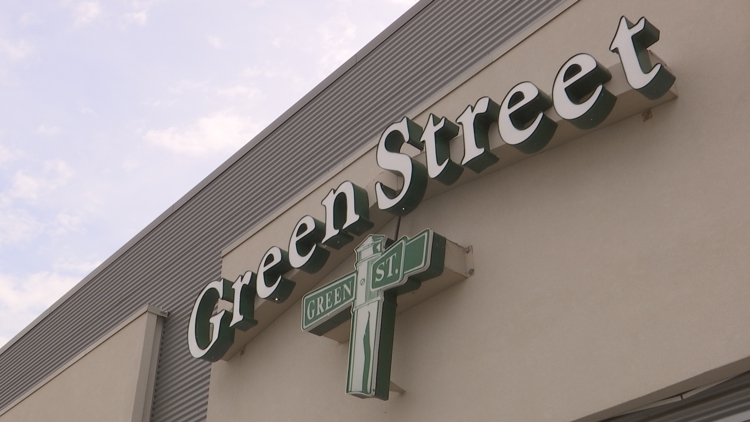 Brownsburg restaurant gives free meals to first responders after EF-2 tornado