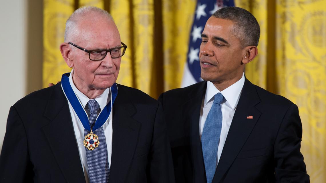 Lee Hamilton, longtime US congressman serving southern Indiana, dies at 94