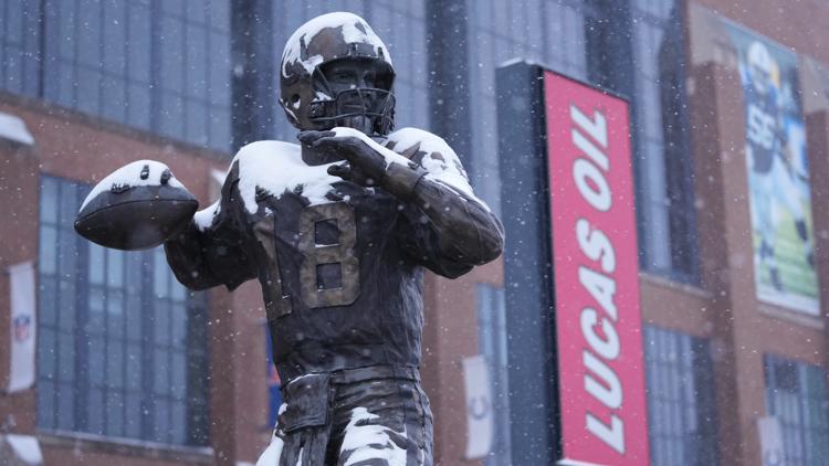 Jaguars return home after getting stuck on Indianapolis tarmac for 7 hours during storm
