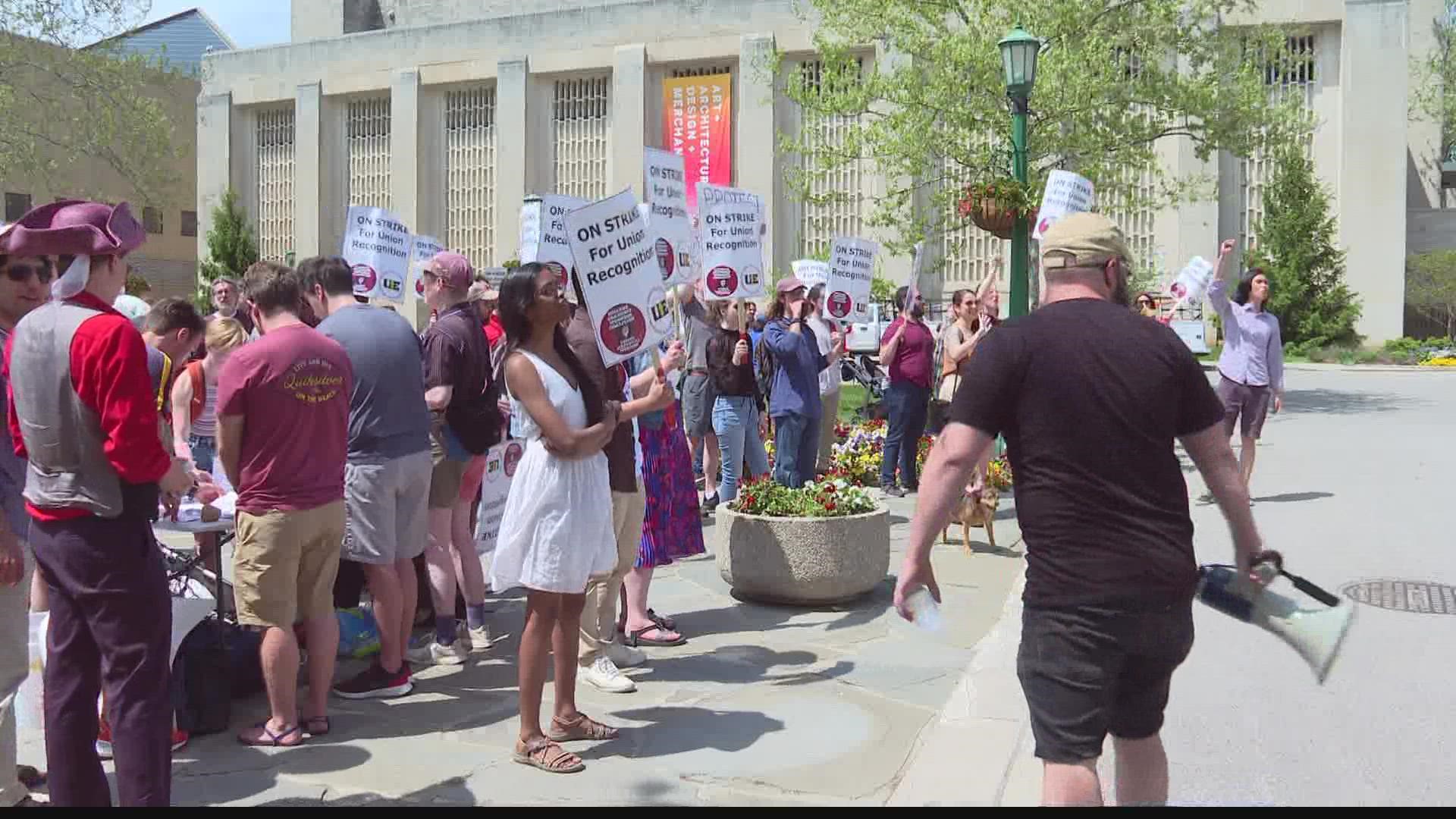 After four weeks of picketing, there's still no bargaining happening between IU's grad student workers and the administration.