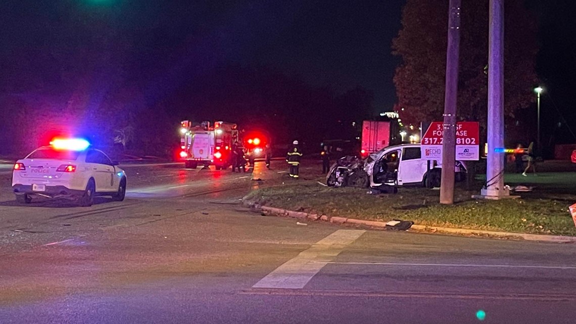 Teen, 2 others injured in south side crash between semi and SUV | wthr.com