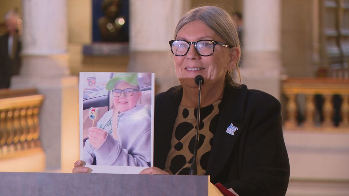 Hoosiers urge lawmakers to pass legislation to help people with medical debt