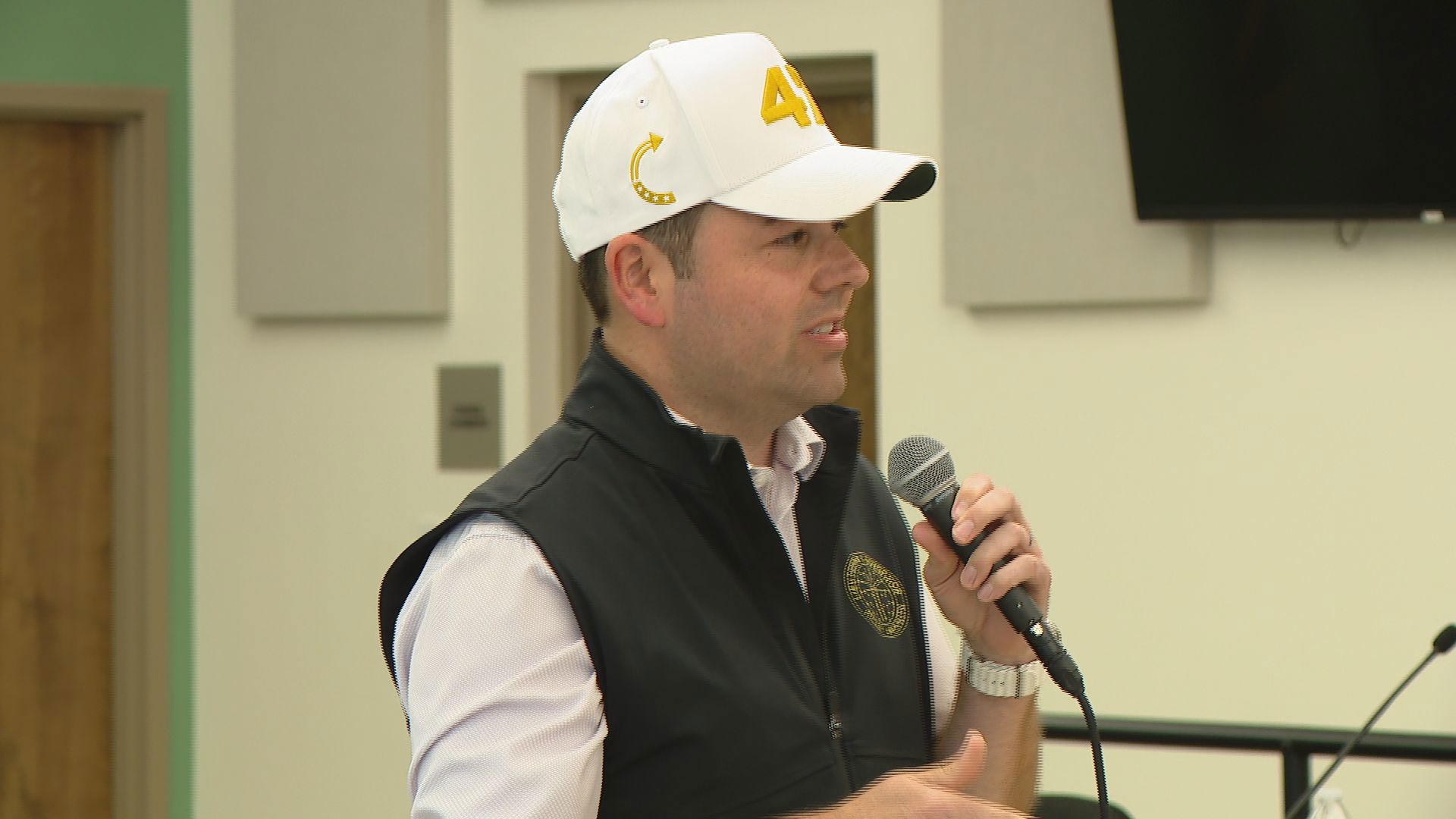 Beckwith hears tough questions on race, education during Monroe County ...