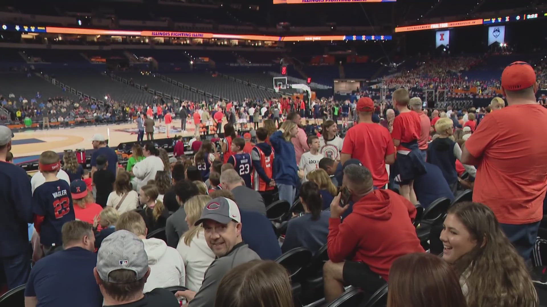 Fans pack Lucas Oil Stadium during Final Four practice | wthr.com