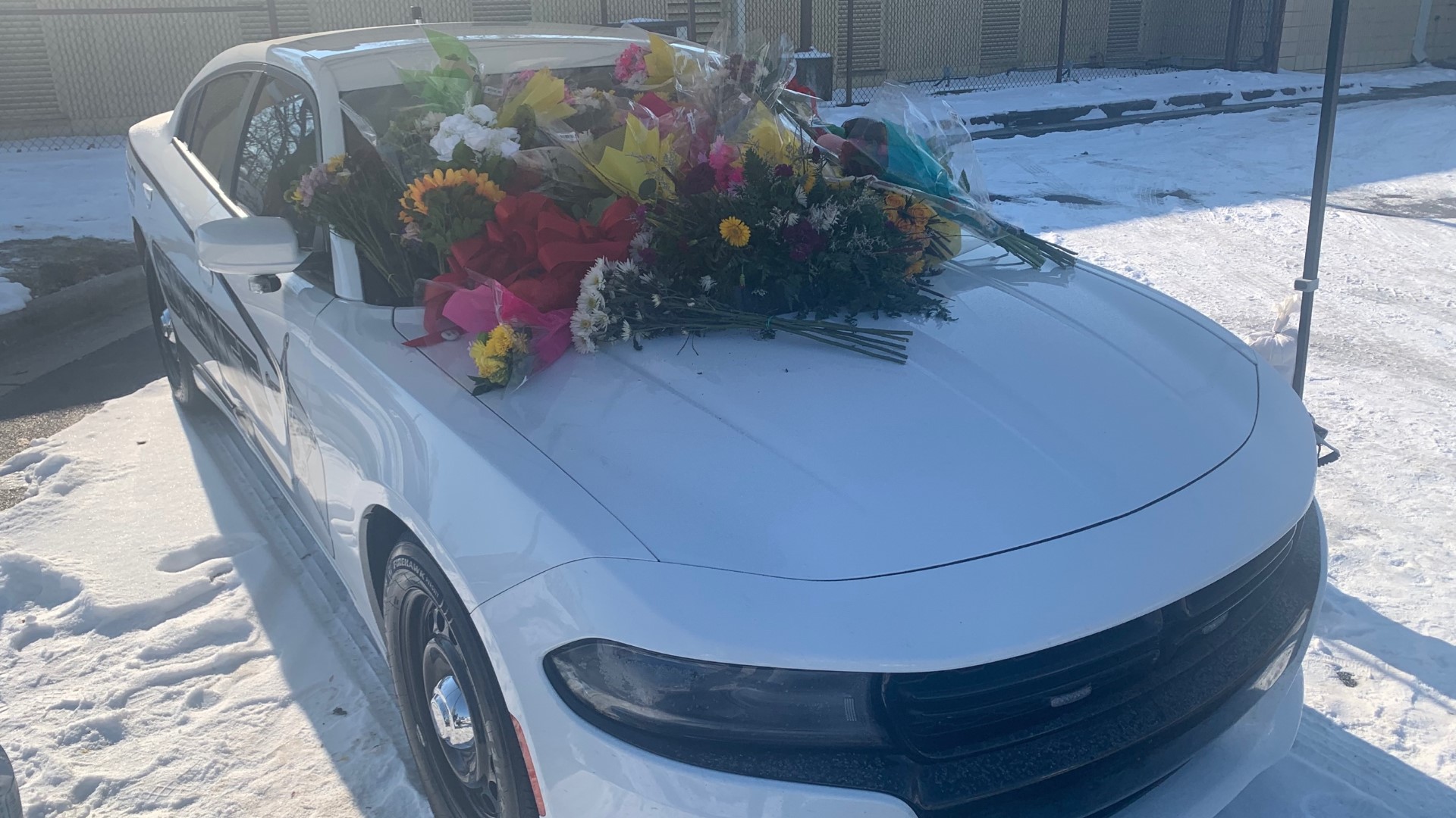 Memorials grow for Carroll County deputies killed in crash | wthr.com