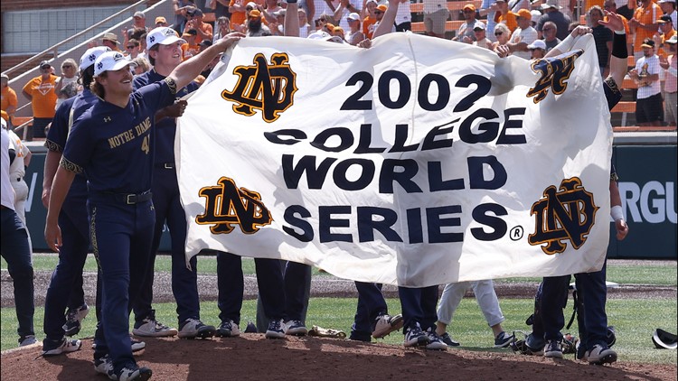 Notre Dame defeats top-seeded Tennessee to advance to College World Series