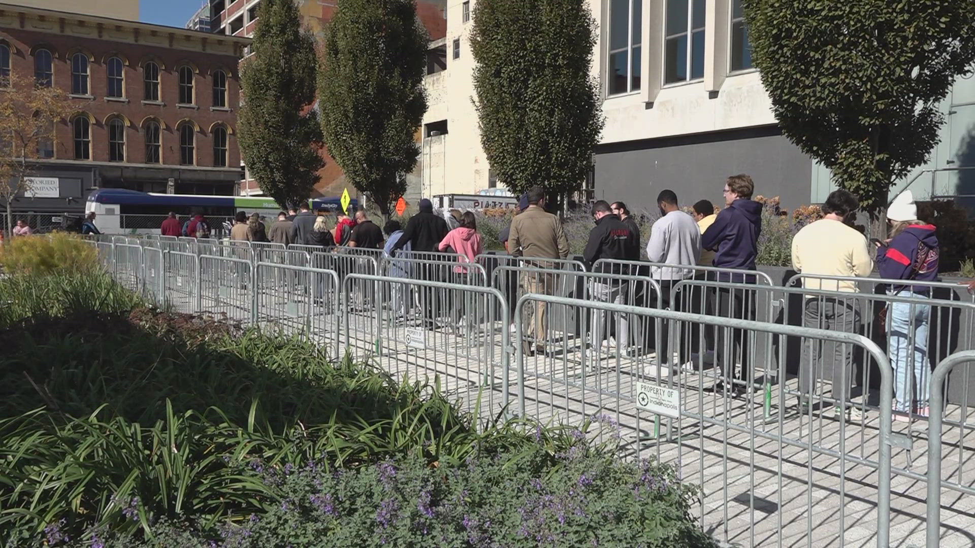 13News reporter Anna Chalker reports from the City-County Building where early voting lines are growing.