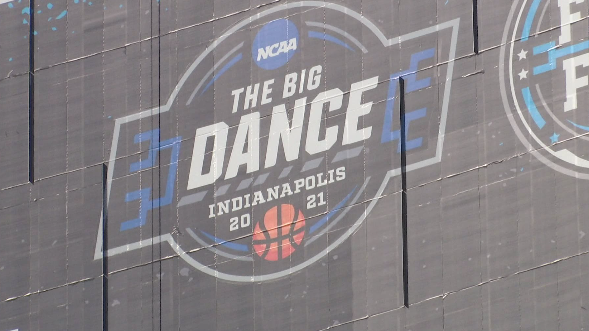 The March Madness teams are all arriving in downtown Indianapolis Monday.