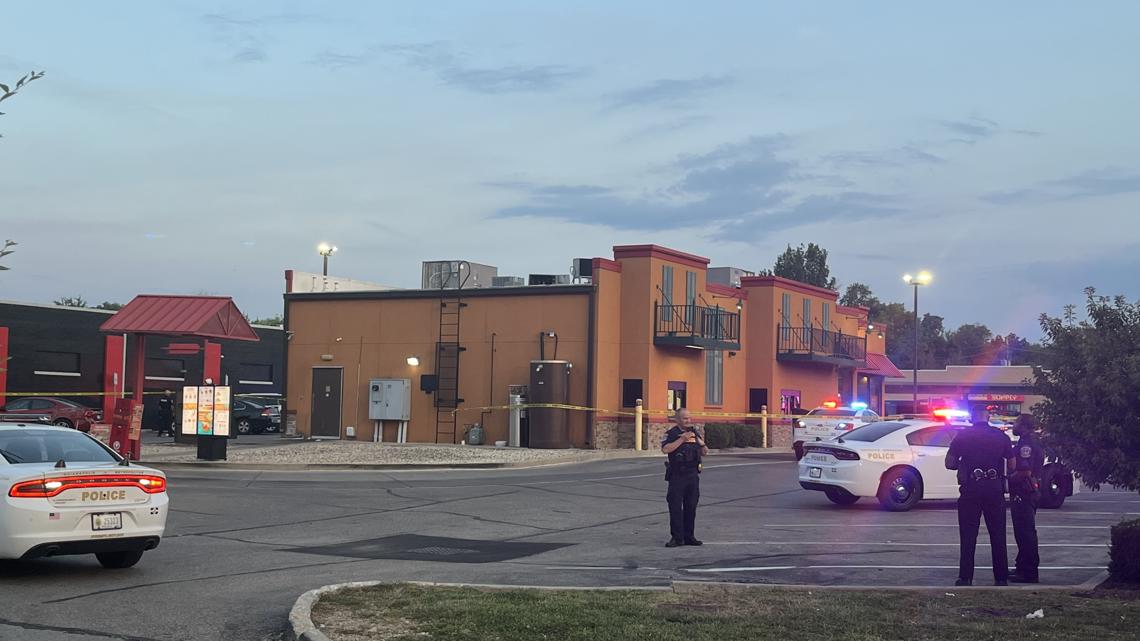 IMPD: Man entered Popeyes restaurant on Indy's north side with gunshot wound