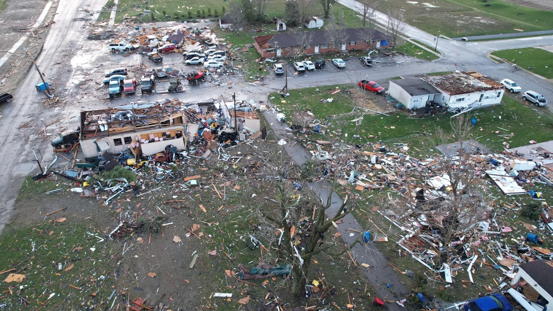 3 people dead in Sullivan County, Indiana after tornado