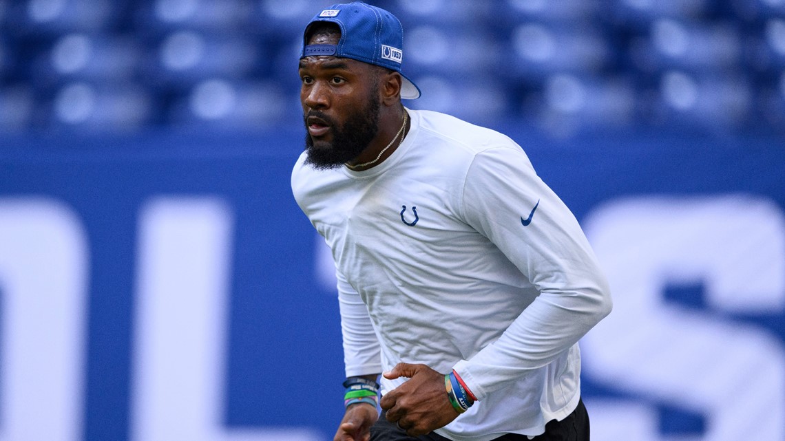 Colts' Leonard will miss start of camp after back surgery