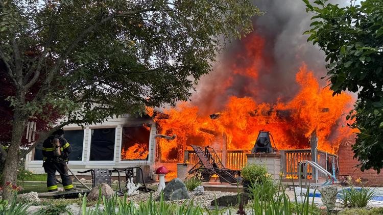 North Indianapolis house fire leaves 4 people without a home