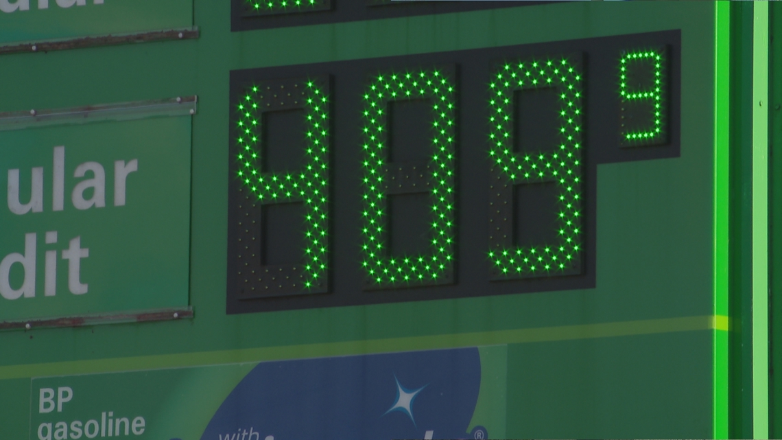 Are gas stations artificially inflating prices? Economists say 'no'